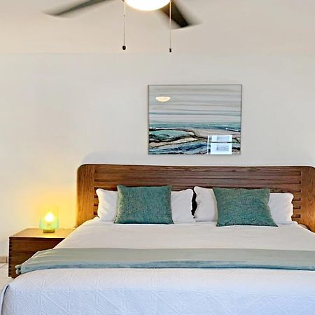 Villa Relax 1 By Kivoya Rocky Point Exterior photo